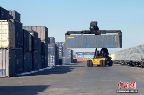 12��11�������֬q���������ˆT�ڬq���F·�ڰ��M(j��n)�м��b����b�������� �z