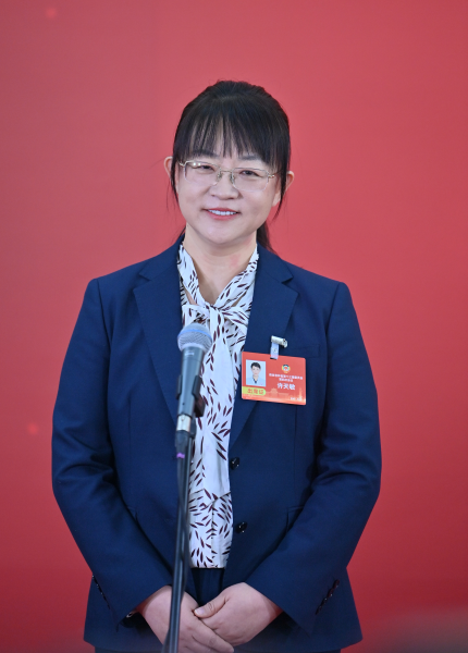 1��26���������f(xi��)����ʡ��ʮ����ί�T�����ĴΕ��hί�Tͨ�������S�����ش�ӛ���ᆖ�� ���� �z